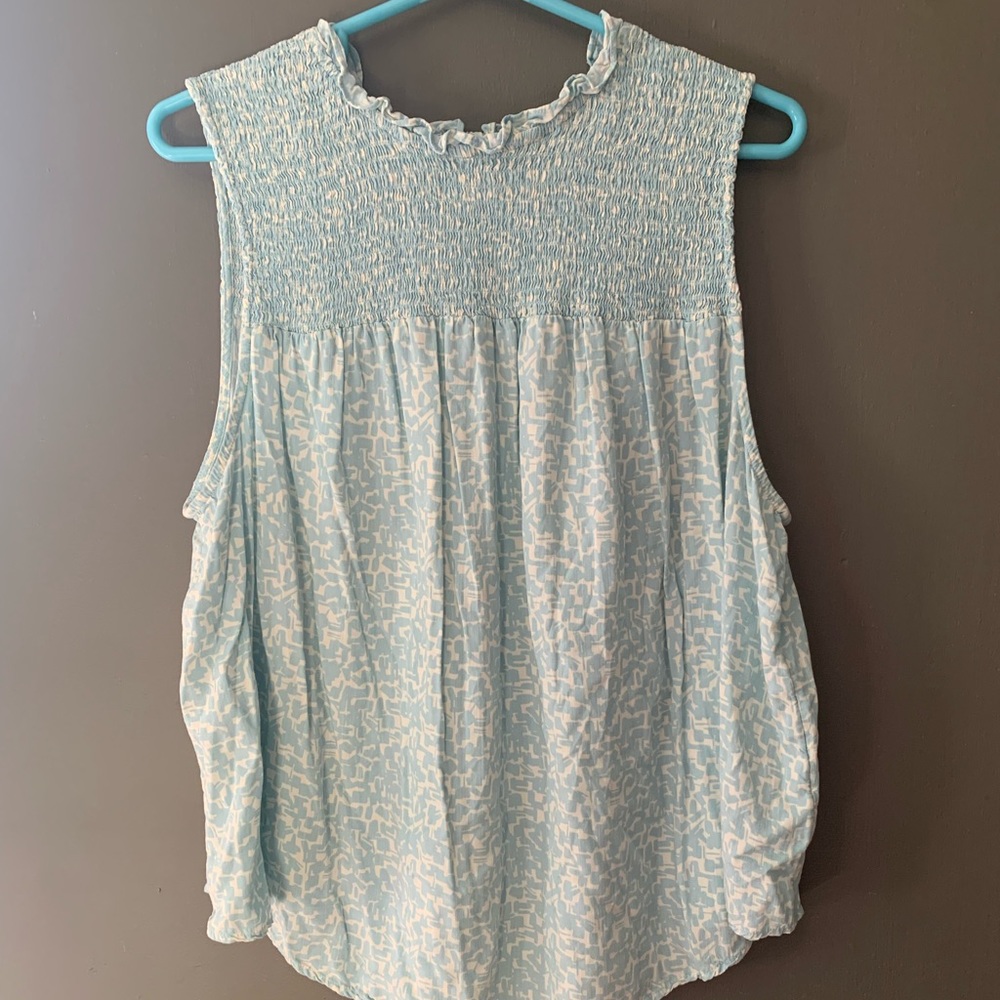 Woman’s Ava & Viv white & lt blue tank, Size 1X